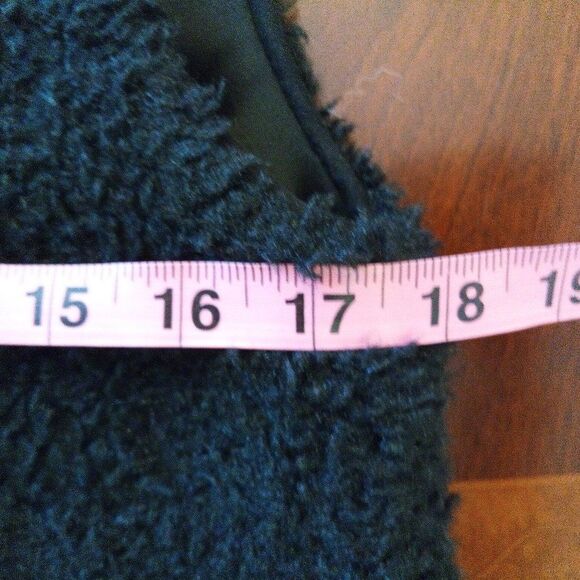 ARITZIA WILFRED Chatou FAUX FUR VEST full zip black XS sherpa teddy sleeveless - Picture 9 of 9